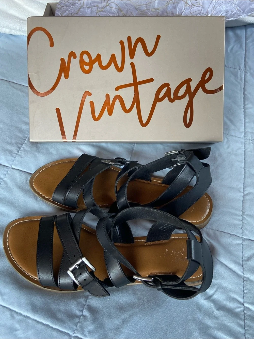 Like New Crown Vintage Black Sandals 9.5